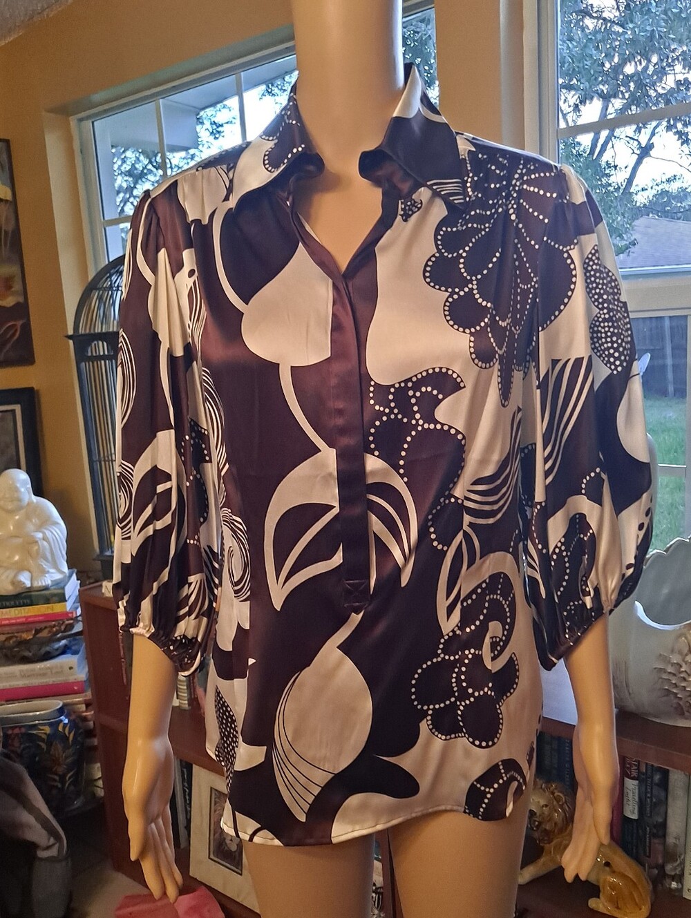 Bebe Silky Brown & White Floral Satin Collared Blouse